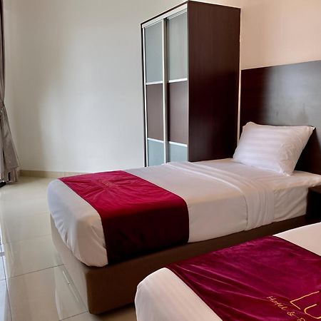 לומוט Marina Heights Hotel Residences מראה חיצוני תמונה