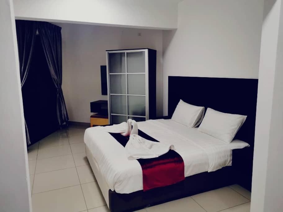 לומוט Marina Heights Hotel Residences מראה חיצוני תמונה