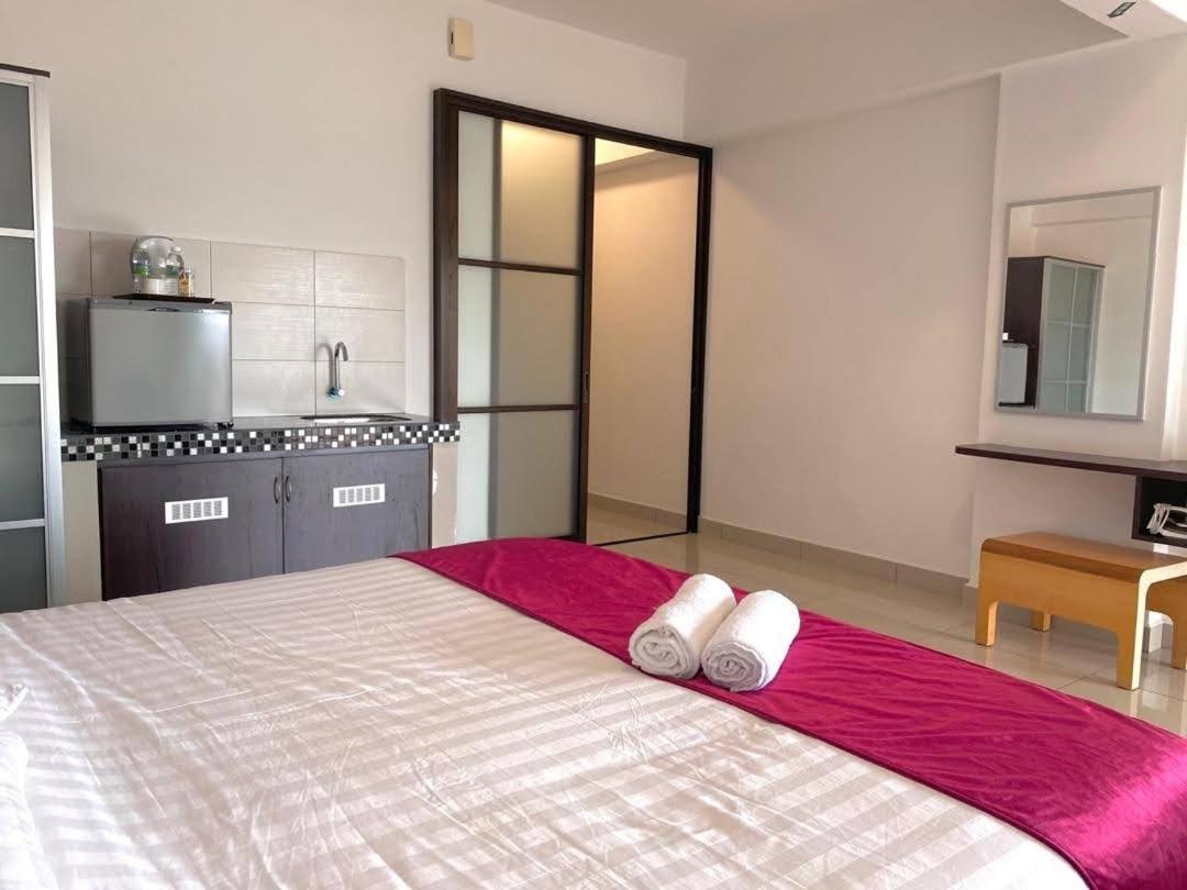 לומוט Marina Heights Hotel Residences מראה חיצוני תמונה