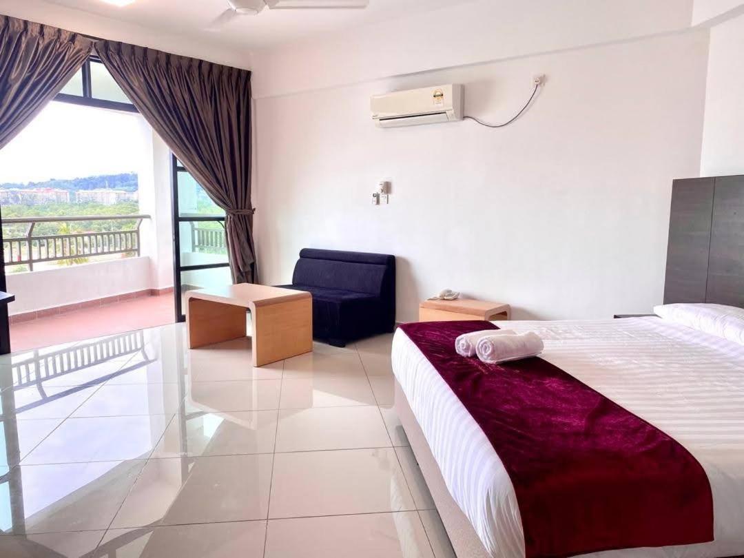לומוט Marina Heights Hotel Residences מראה חיצוני תמונה